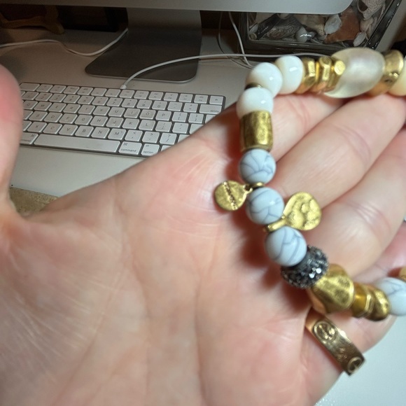 Stella & Dot Mixed Stone/Gold Bracelet - Picture 3 of 4